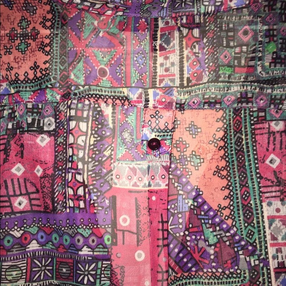 Abstract Pattern Button Up Blouse - Picture 5 of 5